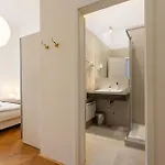 Urban Rooms--free Parking--