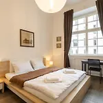 Affittacamere Urban Rooms--free Parking-- 3*
