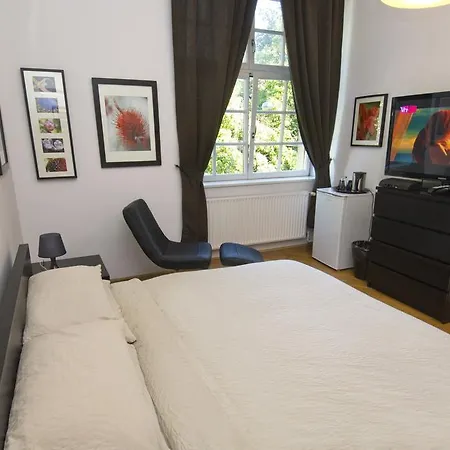 Urban Rooms--free Parking-- Affittacamere 3*