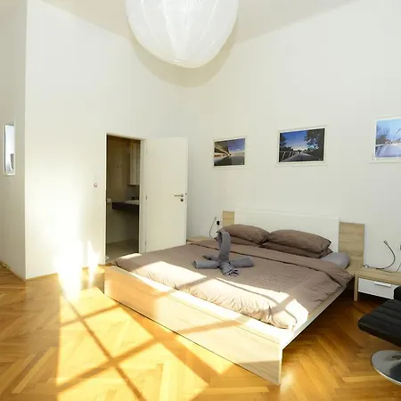Urban Rooms--free Parking-- Affittacamere 3*