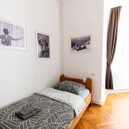 Urban Rooms--free Parking-- Affittacamere