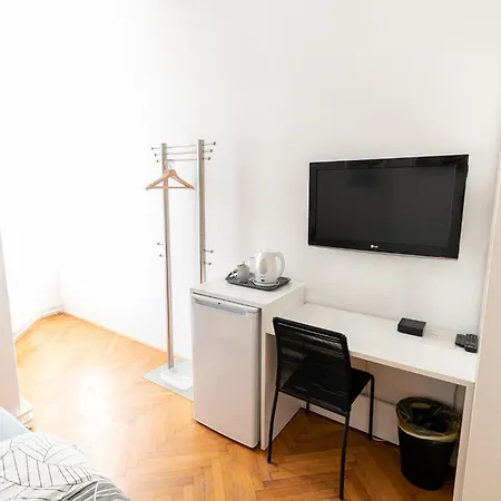 Urban Rooms--free Parking--