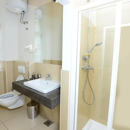 Urban Rooms--free Parking-- Affittacamere Lubiana