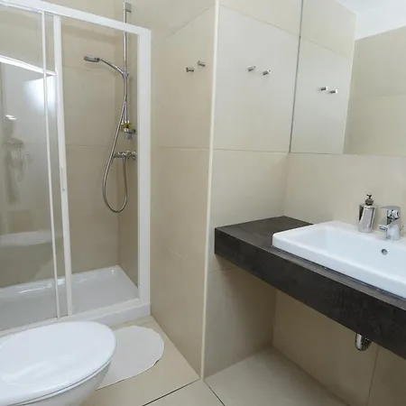 Urban Rooms--free Parking--