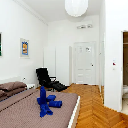 בית הארחה Urban Rooms-- Free Parking-- 3*