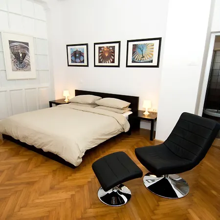 Urban Rooms--free Parking--