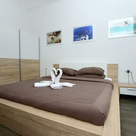 Urban Rooms--free Parking--