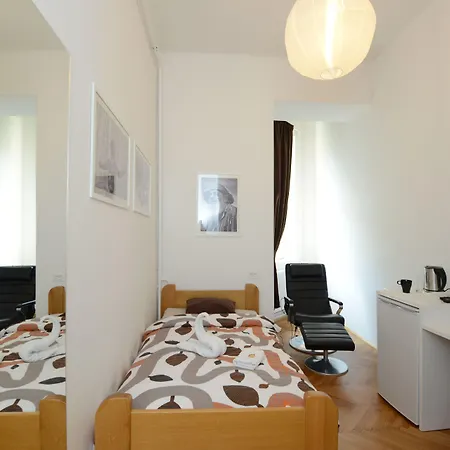 בית הארחה Urban Rooms-- Free Parking-- 3*