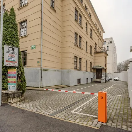 בית הארחה Urban Rooms-- Free Parking--