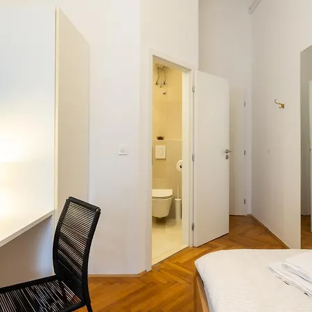 בית הארחה Urban Rooms-- Free Parking--