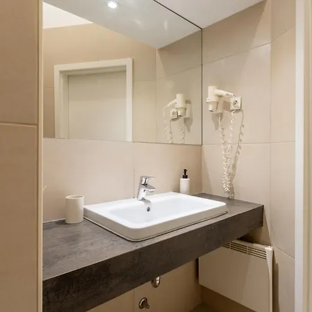 בית הארחה Urban Rooms-- Free Parking-- 3*