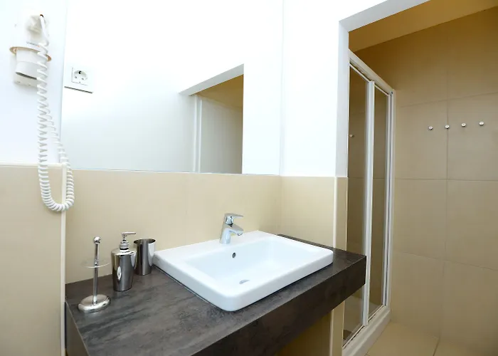 Urban Rooms--free Parking--