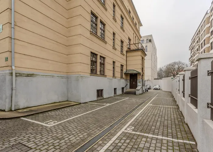 Maison d'hôtes Urban Rooms--free Parking-- 3*