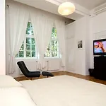 Urban Rooms--free Parking--