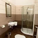 Urban Rooms--free Parking-- بيت ضيافة 3*